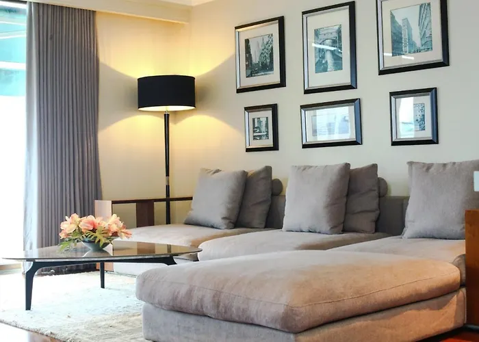 Poblacion Penthouse With Private Roofdeck Manille