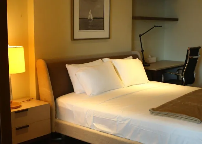 Poblacion Penthouse With Private Roofdeck Appartement *