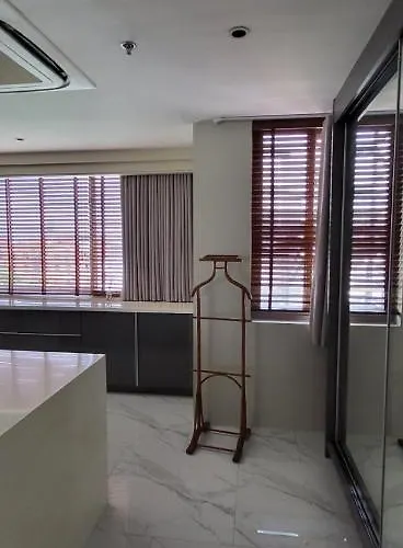 Poblacion Penthouse With Private Roofdeck Appartement *