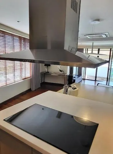 Appartement Poblacion Penthouse With Private Roofdeck *