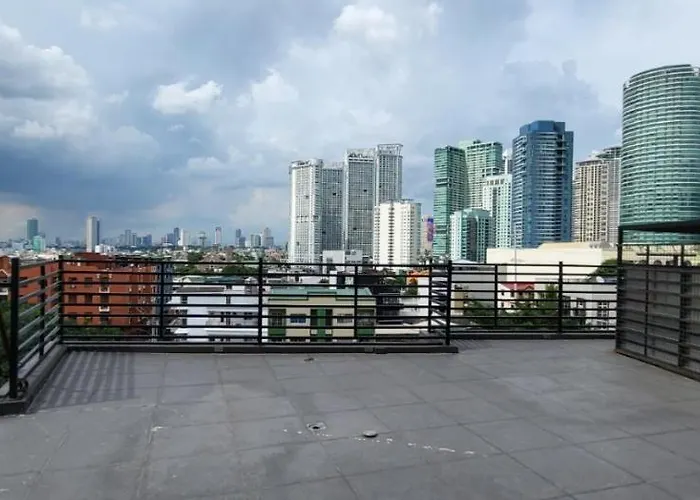 Poblacion Penthouse With Private Roofdeck *