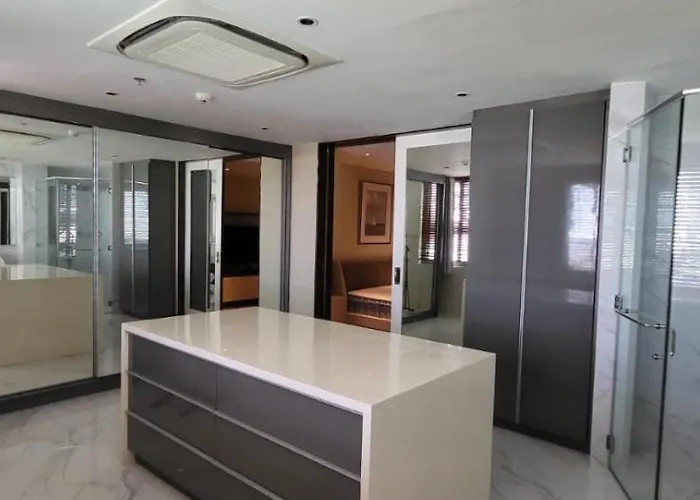 Poblacion Penthouse With Private Roofdeck