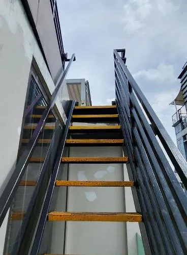 Appartement Poblacion Penthouse With Private Roofdeck